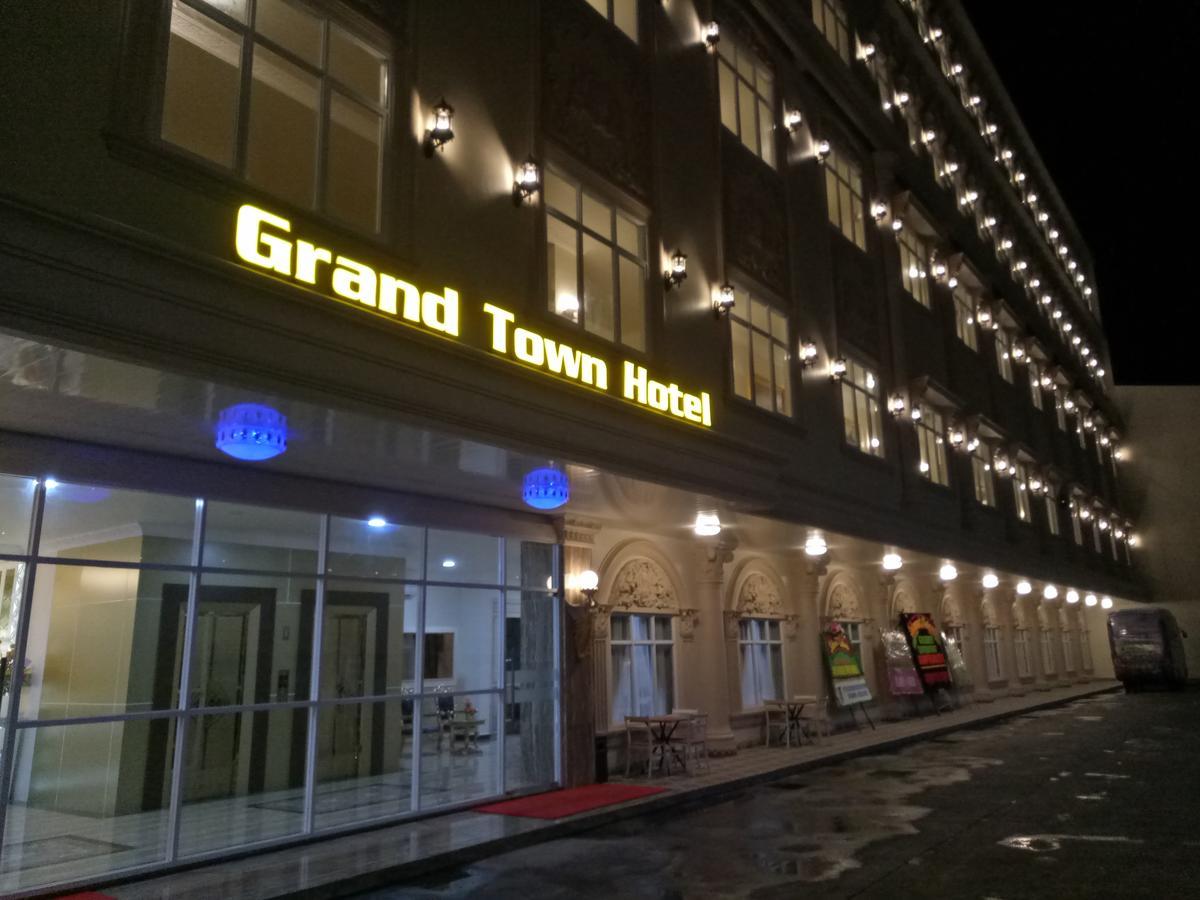 Grand Town Hotel Mandai Makassar Exterior foto